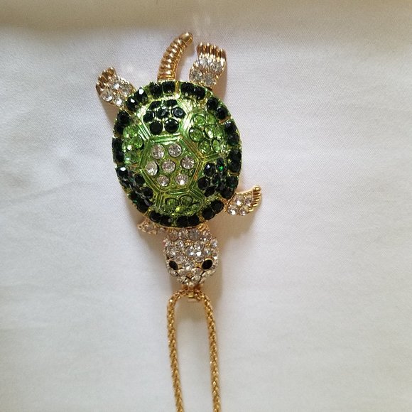 🐢🌻Articulating Turtle Necklace in Shades of Greens & Clear Rhinestones - NWOT - Picture 3 of 6